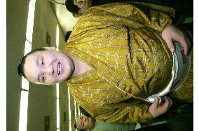 Hakuho virtually assured of promotion to ozeki