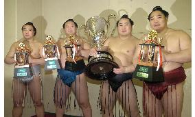 Mongolians win all awards at spring sumo tournament
