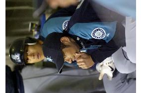Ichiro hitless as Jojima goes 1-for-1 in preseason outing