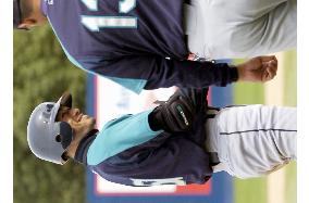 Ichiro triples in final tune-up for new MLB season