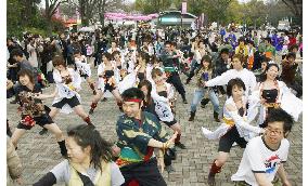 Japanese, Korean youths get together