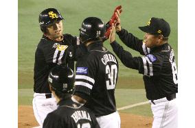 Matsunaka slams three-run homer