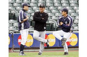 Japanese trio chat before game