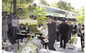 15th anniversary of fatal Shiga train collision marked