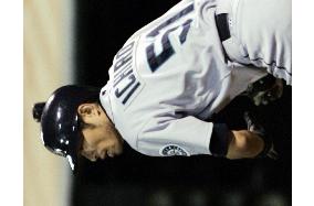 Ichiro extends hitting streak to 10 games