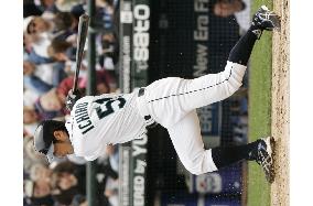 Mariners' Ichiro extends hitting streak to 15 games