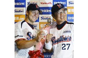 Guttormson pitches no-hitter in Yakult victory
