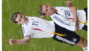 Klose puts Germany 3-1 up against Costa Rica