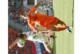 Netherlands beat Serbia and Montenegro 1-0 in Group C game