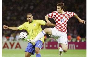 Holders Brazil off to winning start in 2006 World Cup finals