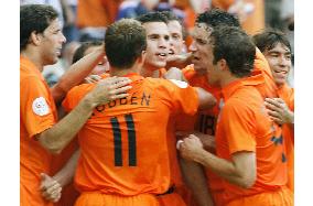 Netherlands beat Ivory Coast, through to 2nd round