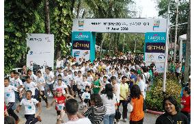 Int'l marathon held in tsunami-hit Thai tourist spot