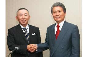 Toray, Uniqlo ink apparel business tie-up agreement