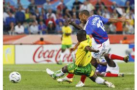 France beat Togo 2-0