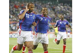 France beat Togo 2-0