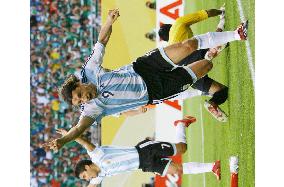 Argentina beat Mexico after extra time to advance to last 8