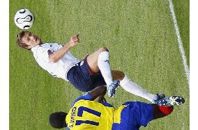 Beckham free kick puts England in World Cup quarterfinals