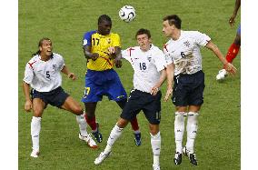 Beckham free kick puts England in World Cup quarterfinals