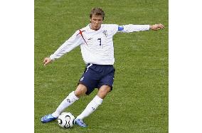 Beckham free kick puts England in World Cup quarterfinals