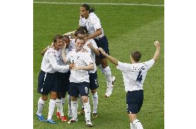 Beckham free kick puts England in World Cup quarterfinals