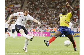 Beckham free kick puts England in World Cup quarterfinals