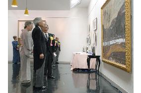 Emperor, empress view Japan Art Academy-honored works