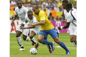 Brazil breeze into World Cup quarterfinals