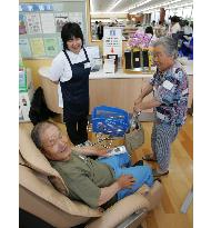 Lawson opens stores tailored for elderly