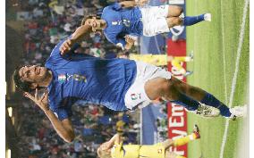Italy move to World Cup semifinal match
