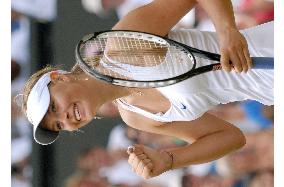 Sharapova cruises into semifinals at Wimbledon