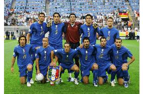 Italy players pose for a photo