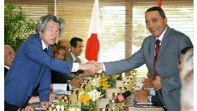 Koizumi meets with Jordanian prime minister