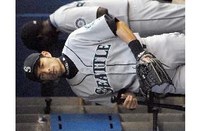 Ichiro held hitless