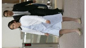 Princess Kiko's daughter Mako returns from homestay in Austria