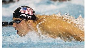 Phelps sets world record in men's 200m butterfly