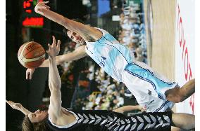 Argentina holds off New Zealand to make q'finals