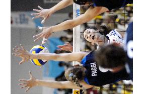 Italy eases past Japan in World Grand Prix