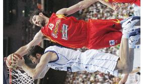 Spain pounds Greece to win world basketball championships