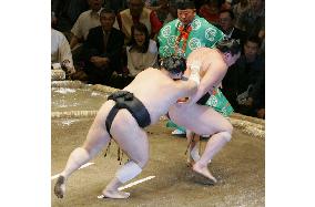 Hakuho's hopes all but dashed