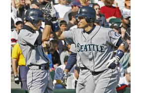 Jojima hits 18th homer, Ichiro gets 2 hits