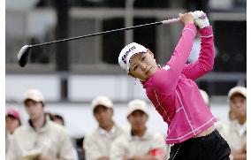 Miyazato 2 back as Jang leads Japan Women's Open