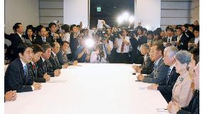 Abe meets with relatives of abductees