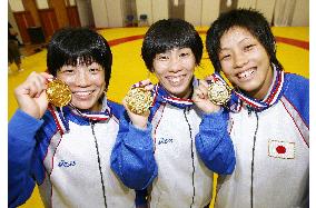 Japan sweeps gold medals at wrestling world championships