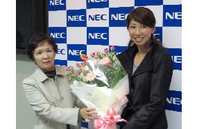 Asagoe meets press for her retirement from competitive tennis
