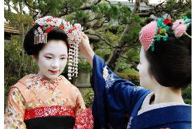 Maiko, applied via internet blog, will debut in Kyoto
