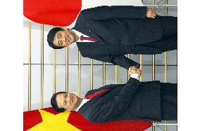 Vietnamese Premier Dung meets Abe
