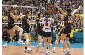 Japan holds off S. Korea to book 2nd-round berth