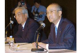 Toyota, Isuzu to form capital, business tie-ups