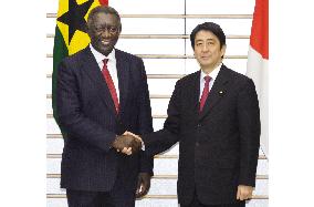 Ghana President Kufuor talks with Prime Minister Abe