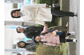 Princess Aiko goes on outing to zoo